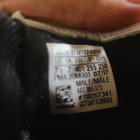 Adidas indoor soccer shoe - Picture 4 of 4